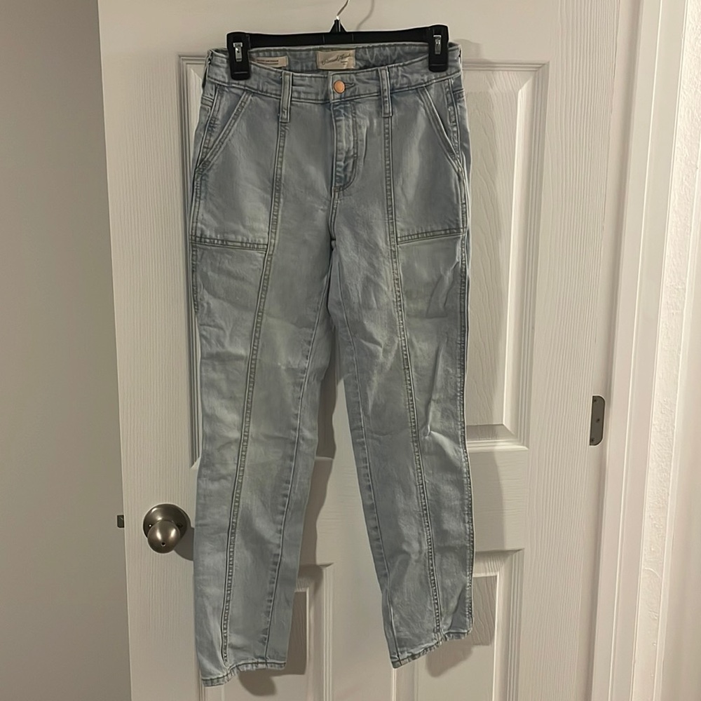 Universal thread high rise slim straight size 0/25 light wash jean